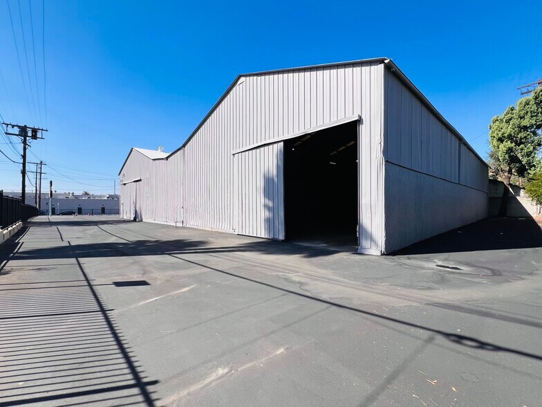 More Photos Of 2219 Fair Park Ave, Los Angeles Warehouse For Lease