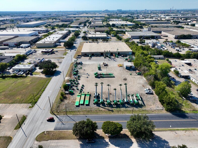 More Photos Of 3701 Dalworth St, Arlington Warehouse For Lease