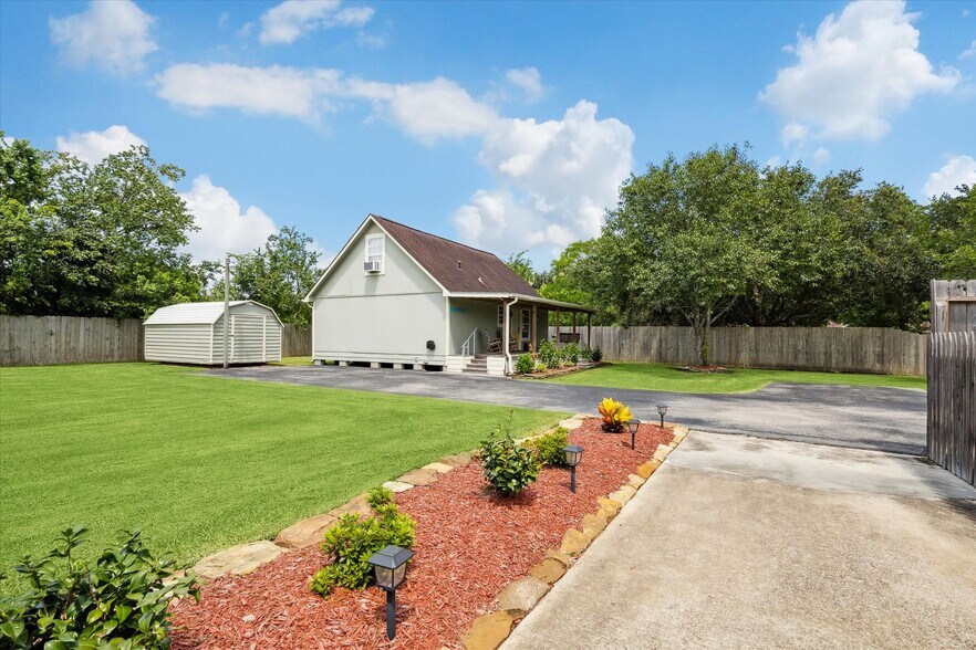 More Photos Of 18232 County Road 127, Pearland Lodge Meeting Hall For Sale