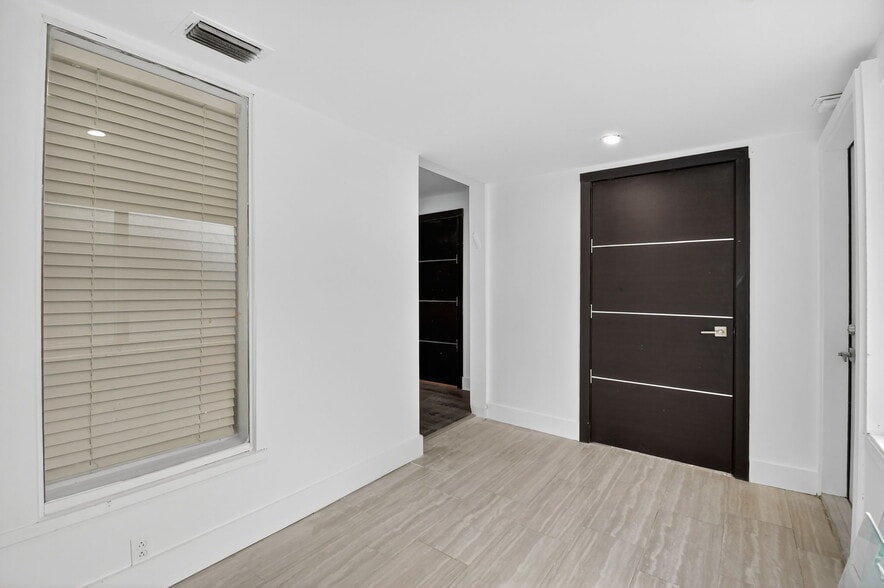 More Photos Of 220 SW 16th St, Dania Beach Office Residential For Sale