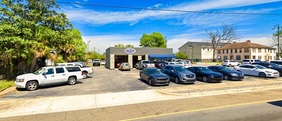 More Photos Of 300 W Hill, Valdosta Auto Dealership For Sale