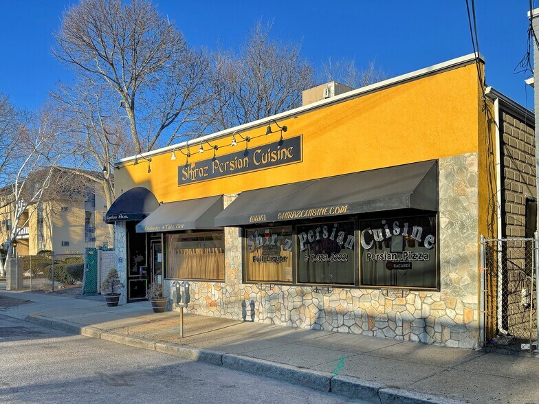 More Photos Of 72 Bigelow Ave, Watertown Freestanding For Lease