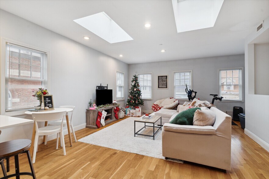 More Photos Of 75-77 F St, Boston Apartments For Sale