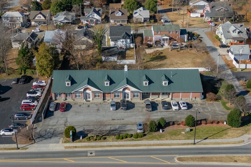 More Photos Of 1011 Lindsay St, High Point Medical For Sale