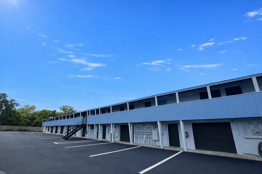 More Photos Of 8340 Ulmerton Rd, Largo Light Distribution For Lease