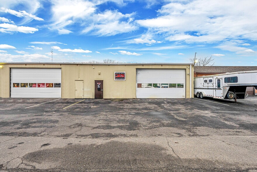 More Photos Of 1595 Route 112, Port Jefferson Station Warehouse For Lease