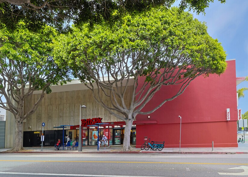 More Photos Of 1251 4th St, Santa Monica Storefront For Sale