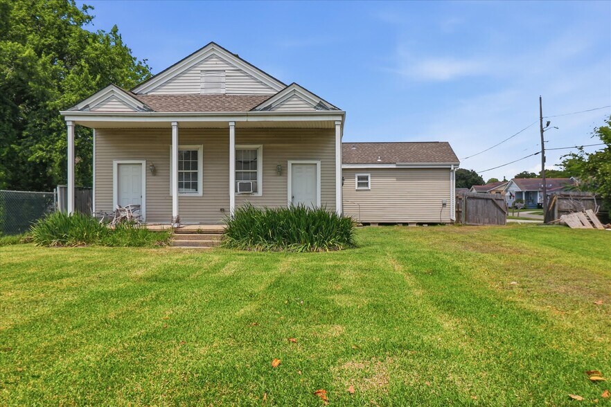 More Photos Of 705 W Saint Bernard Hwy, Chalmette Distribution For Sale