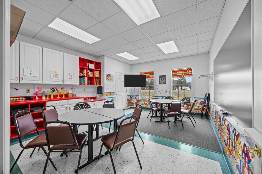 More Photos Of 188 Wiggins Rd, Mooresville Specialty For Sale