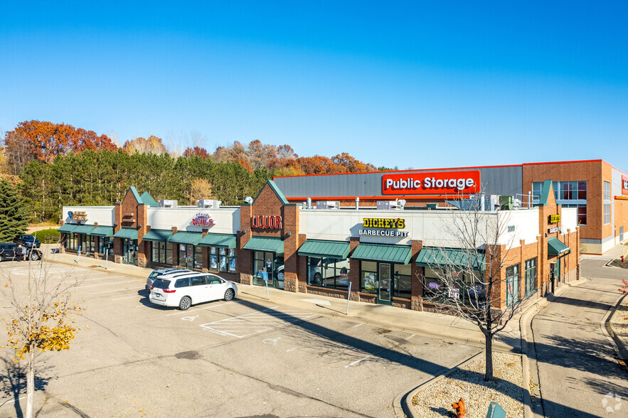 Primary Photo Of 3090 Courthouse Ln, Eagan General Retail For Lease