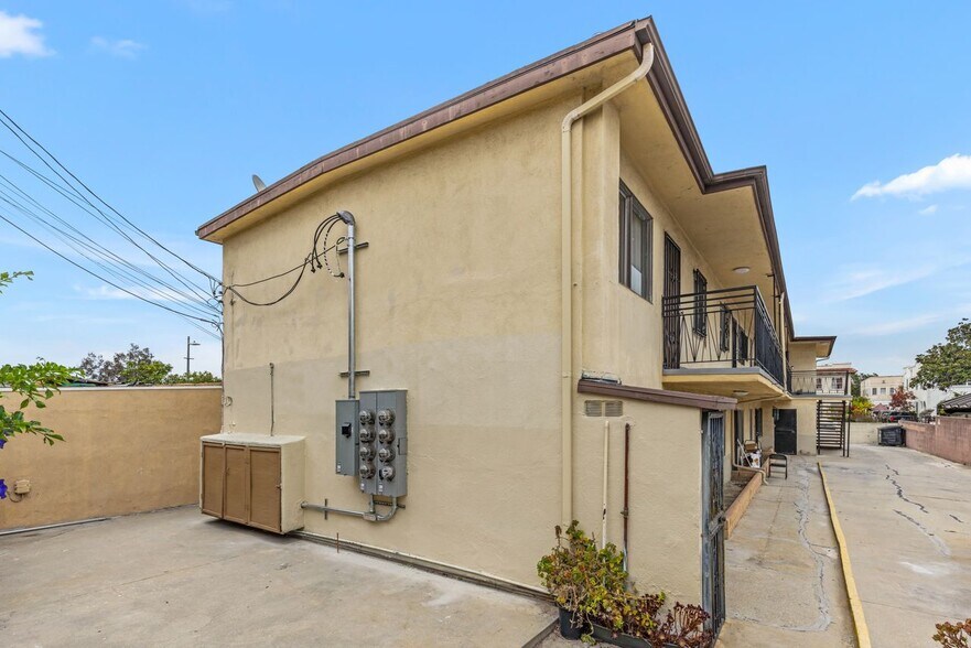 More Photos Of 2321 3rd Ave, Los Angeles Apartments For Sale