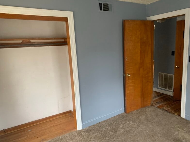 More Photos Of 2521 Noble Rd, Cleveland Heights Apartments For Sale