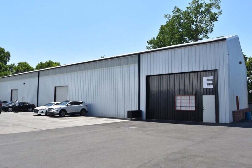 More Photos Of 10 55th St S, Birmingham Manufacturing For Lease