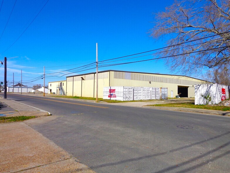 More Photos Of 502 7th St, Lake Charles Warehouse For Sale