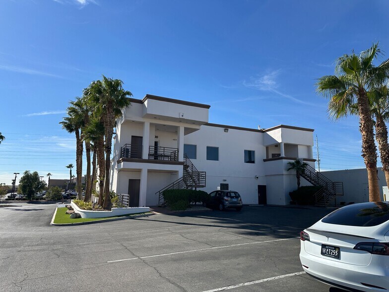 More Photos Of 8100 W Sahara Ave, Las Vegas Storefront Retail Office For Lease