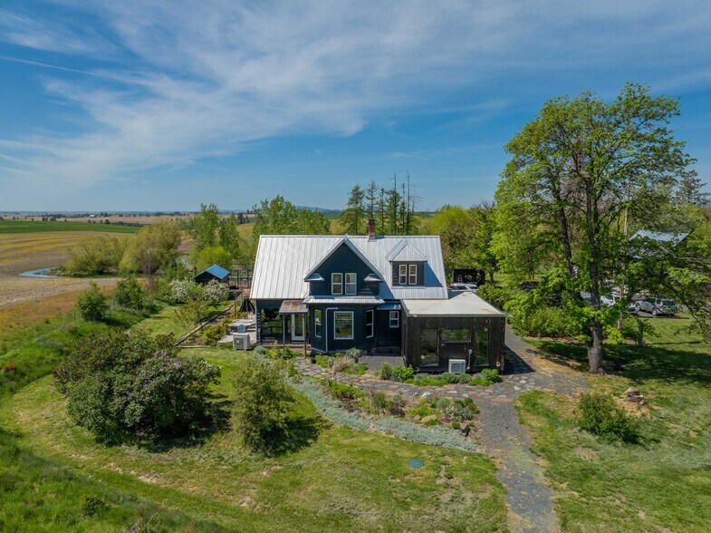 More Photos Of 1611 Little Bear Ridge Rd, Troy Specialty For Sale