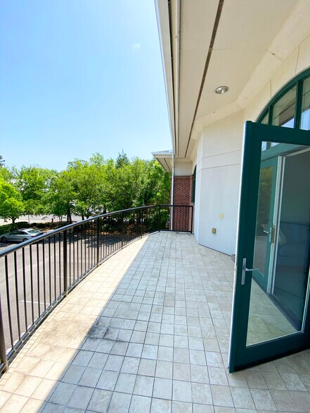 More Photos Of 1124 Park West Blvd, Mount Pleasant Office For Lease