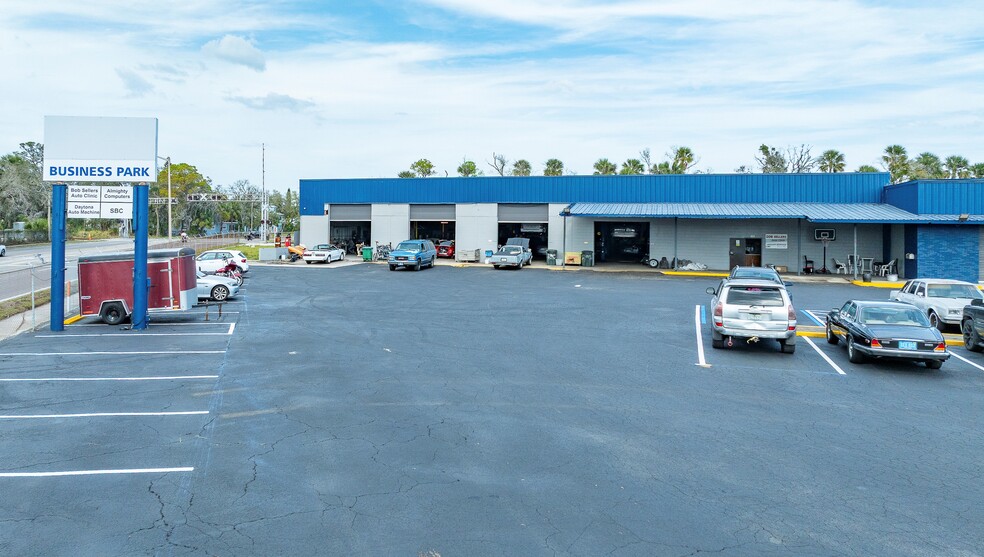 More Photos Of 405 N Charles St, Daytona Beach Warehouse For Lease