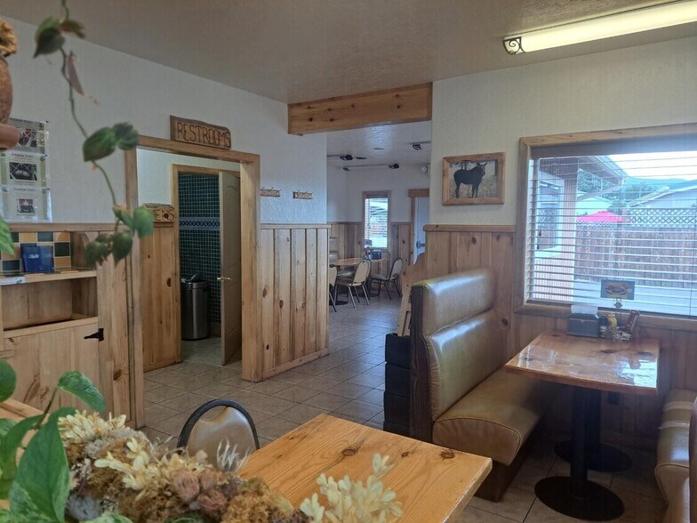 More Photos Of 500 W North St, Enterprise Restaurant For Sale