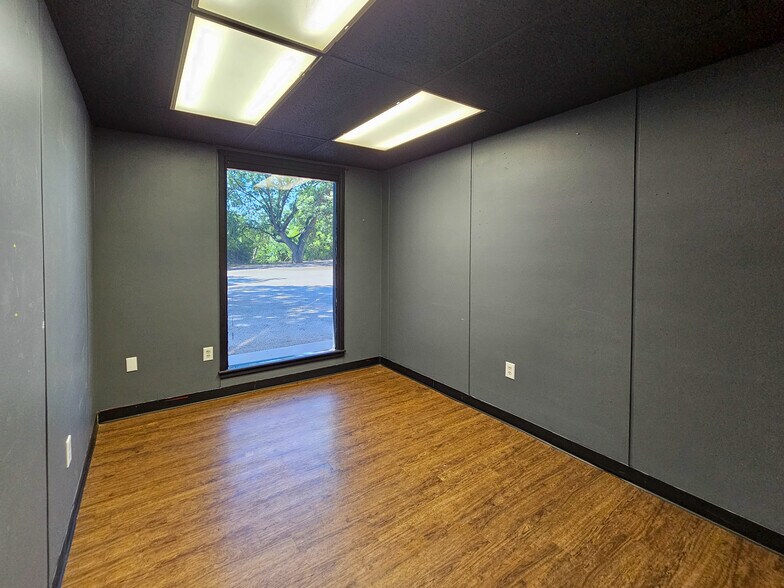 More Photos Of 115 S Leggett Dr, Abilene Office Residential For Lease