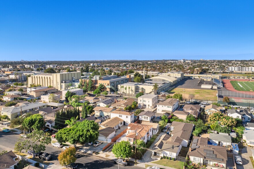 More Photos Of 817 E New York St, Long Beach Multifamily For Sale