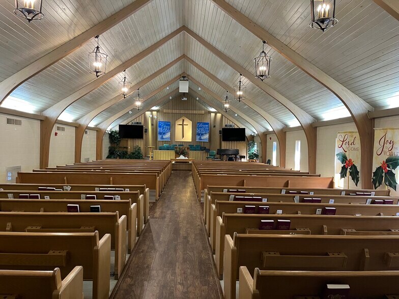 More Photos Of 5025 Jacksboro Hwy, Fort Worth Religious Facility For Sale