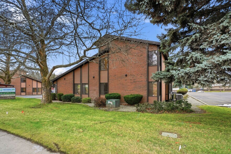 More Photos Of 10015 N Division St, Spokane Office For Lease