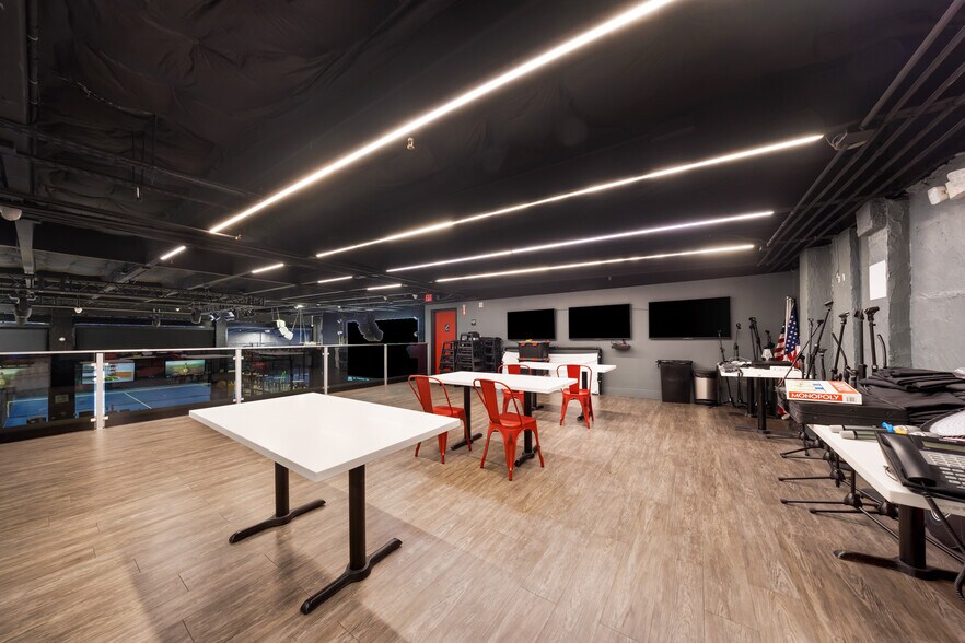 More Photos Of 1360 NW 88th Ave, Doral Bar For Sale