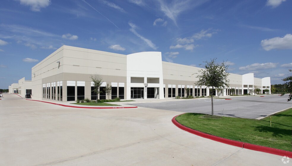 More Photos Of 1340 Airport Commerce Dr, Austin Flex For Lease