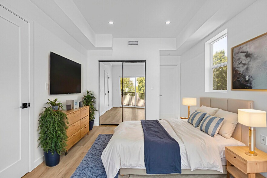 More Photos Of 10826 Hesby St, North Hollywood Apartments For Sale