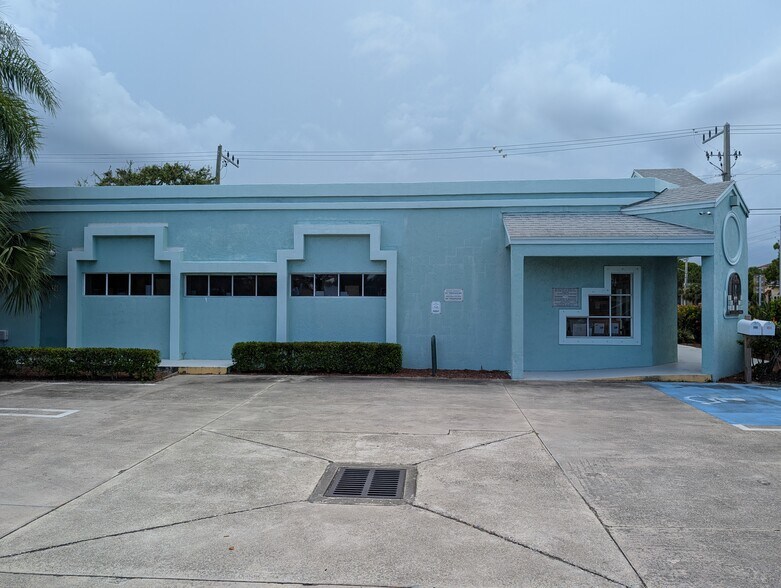 More Photos Of 100-104 Indiantown Rd, Jupiter Medical For Sale