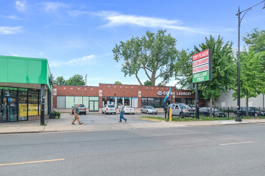 More Photos Of 4916-4926 N Pulaski Rd, Chicago Storefront For Lease
