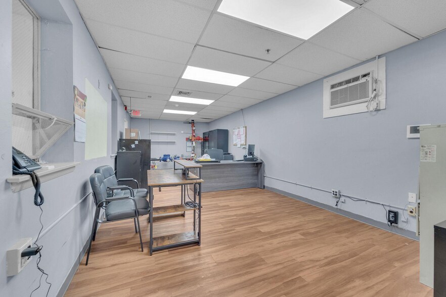 More Photos Of 309 Vine St, Camden Daycare Center For Sale