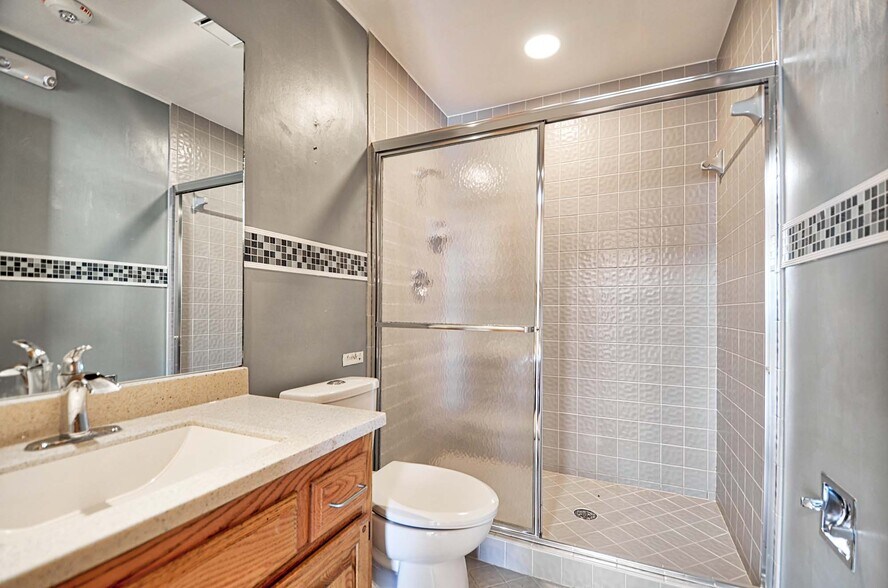 More Photos Of 3411 Tamiami Trl N, Naples Office For Sale