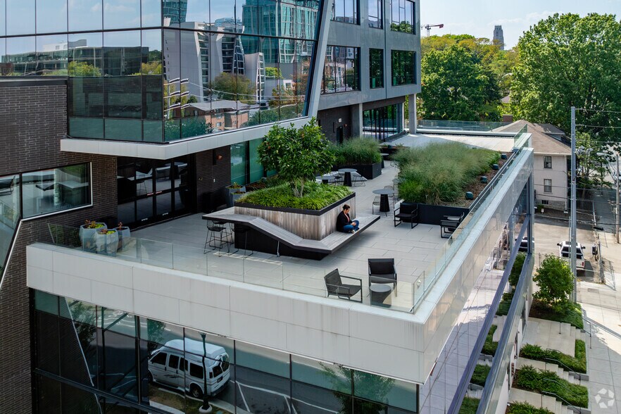 More Photos Of 1001-1009 17th Ave S, Nashville Office For Sale