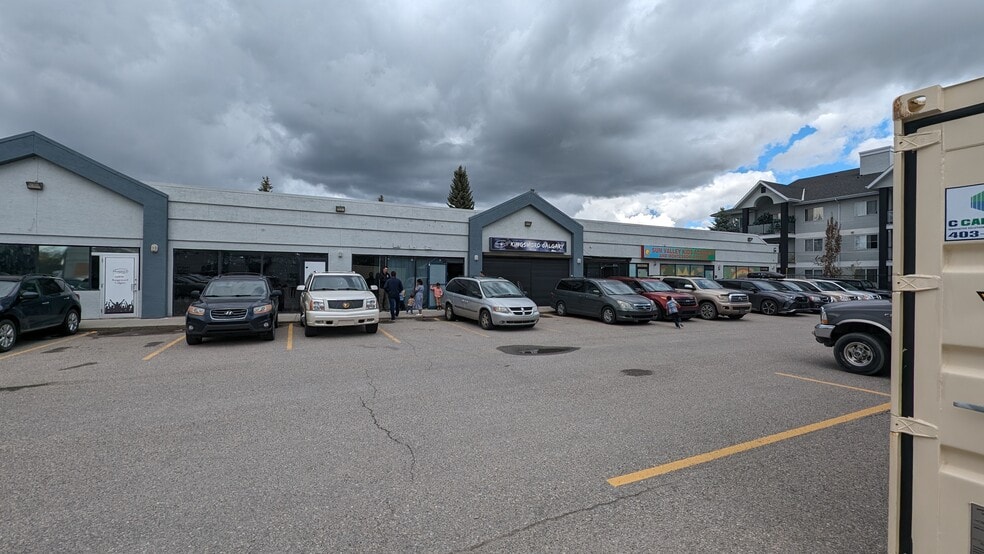 More Photos Of 950 Queensland Dr SE, Calgary Unknown For Lease