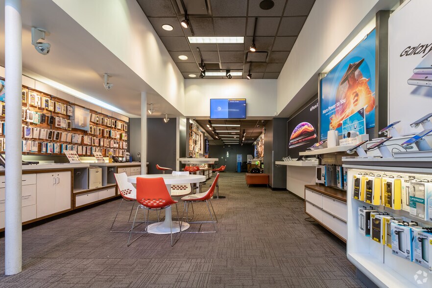 More Photos Of 160 Montague St, Brooklyn Office For Sale