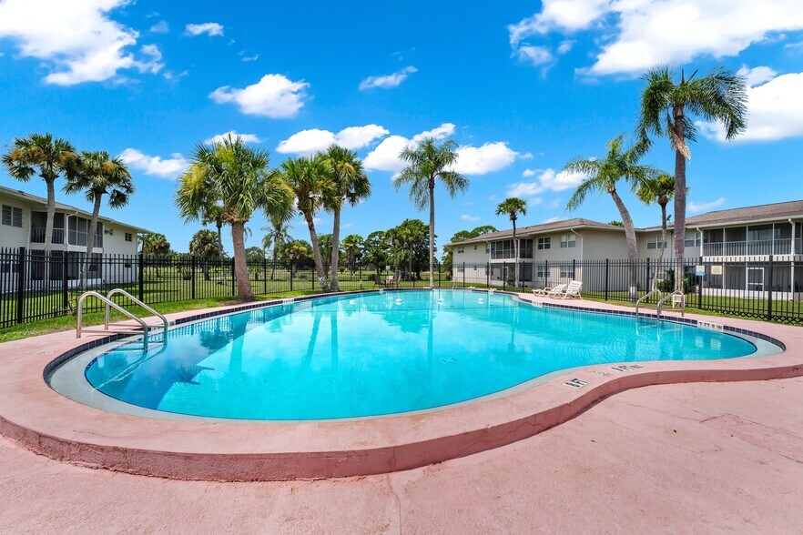 More Photos Of 1525 S Fiske Blvd, Rockledge Apartments For Sale