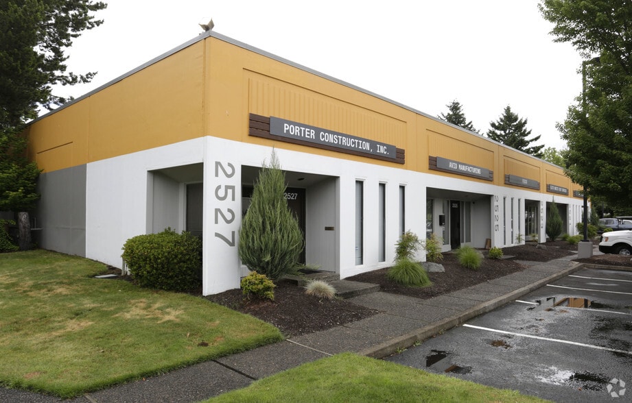 More Photos Of 2511-2527 N Hayden Island Dr, Portland Warehouse For Lease
