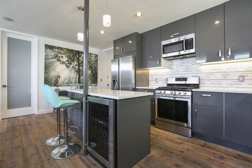 More Photos Of 472 Rosecrans Ave, Manhattan Beach Apartments For Sale