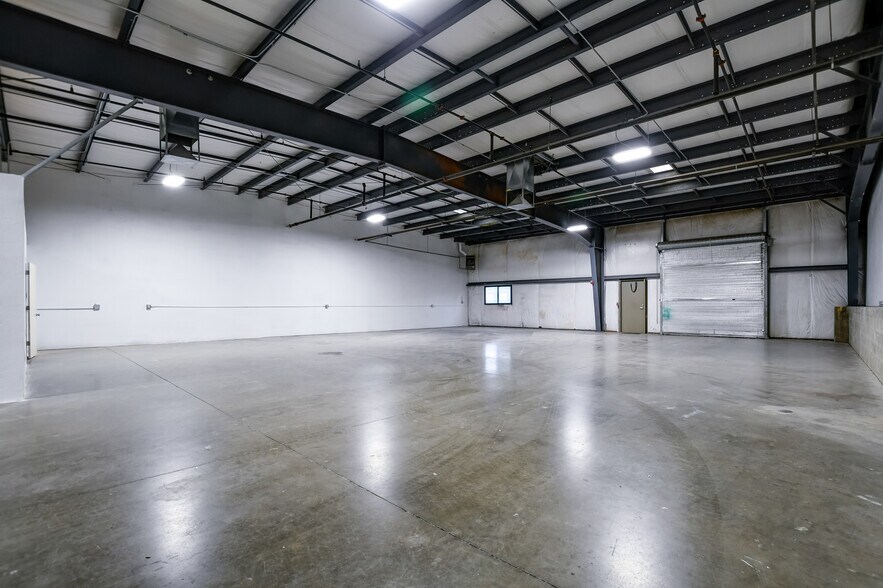 More Photos Of 9551 E Lorna Ln, Prescott Valley Warehouse For Lease