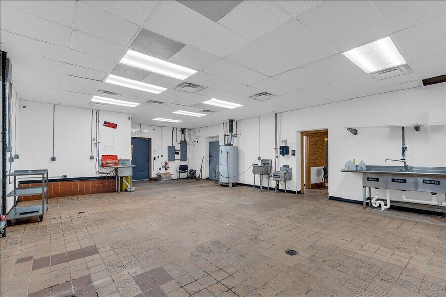 More Photos Of 12010 Greenfield Rd, Detroit General Retail For Sale
