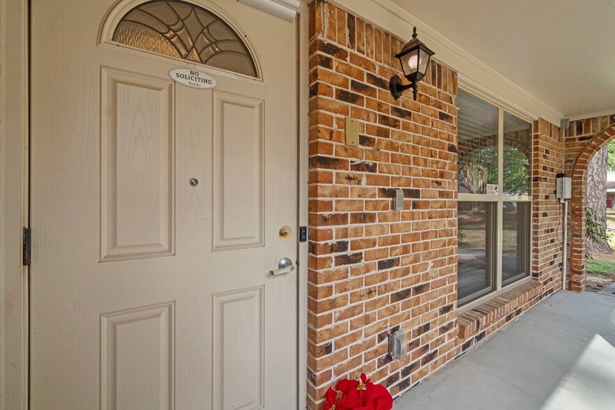 More Photos Of 1930 River Falls Dr, Kingwood Assisted Living For Sale