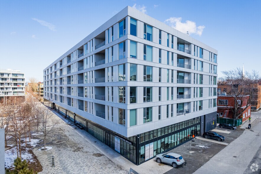 Primary Photo Of 1300 Av Thérèse-Lavoie-Roux, Outremont Apartments For Lease
