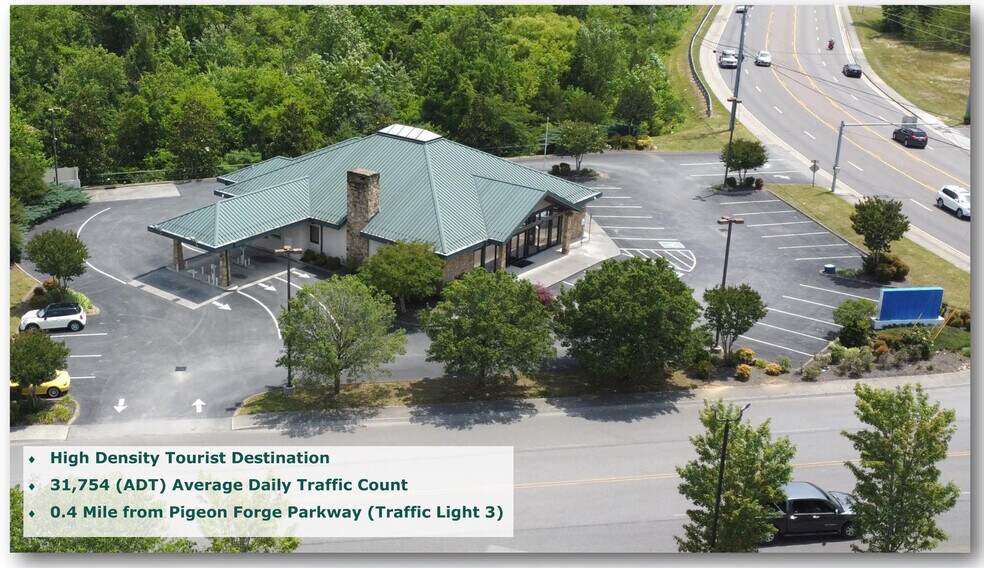 Primary Photo Of 242 Wears Valley Rd, Pigeon Forge Bank For Lease