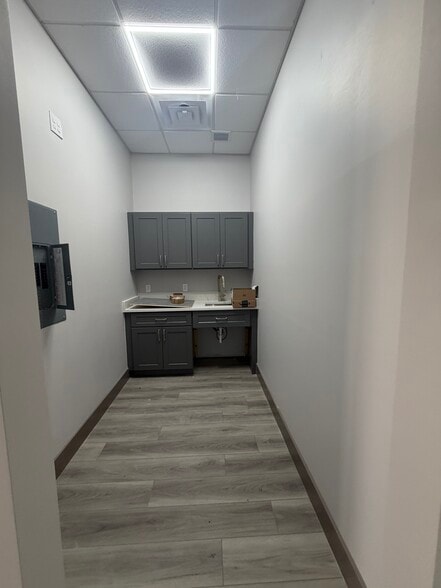 More Photos Of 1849 Forest Park Ln, Pearland Medical For Sale