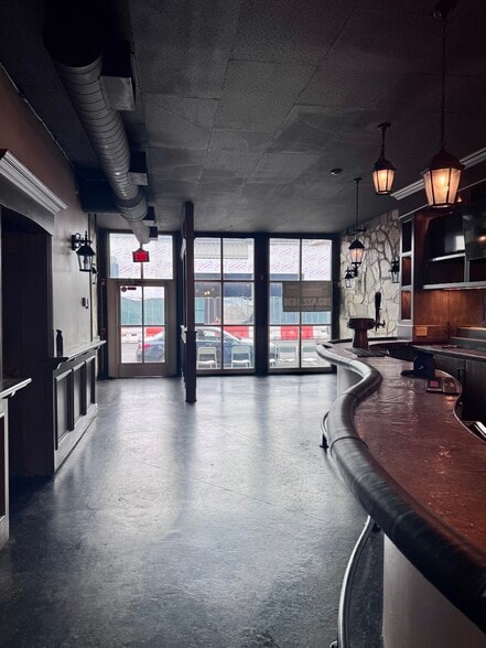 More Photos Of 99 Railroad Ave, Greenwich Storefront Retail Residential For Lease