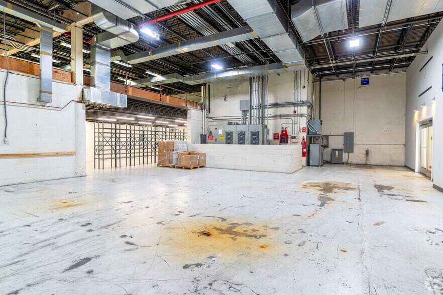 More Photos Of 612-616 Dwight St, Springfield Warehouse For Lease