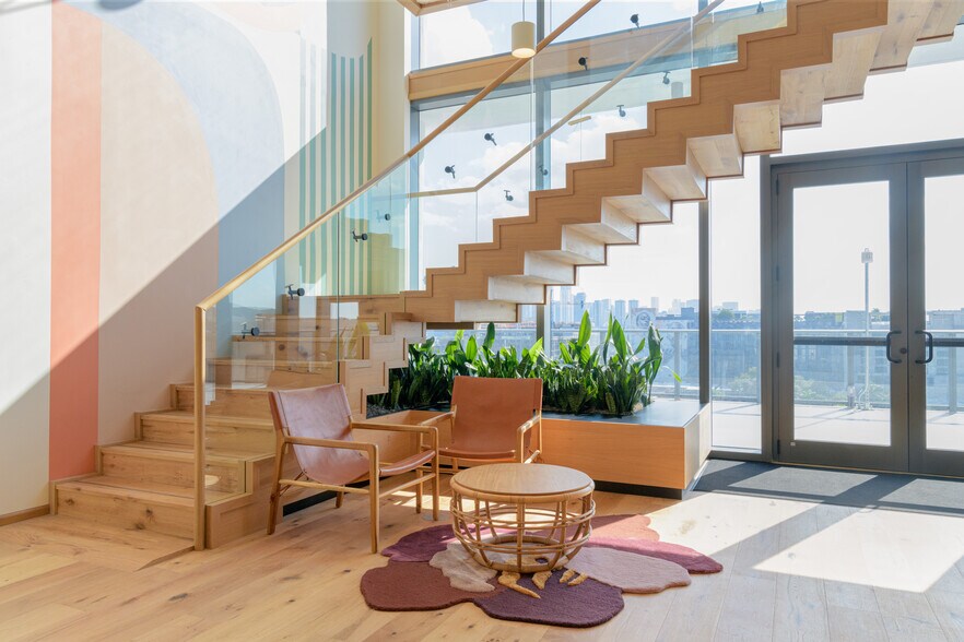 More Photos Of 252 NW 29th St, Miami Coworking Space