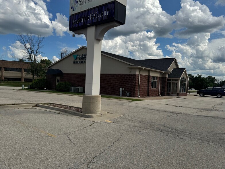 More Photos Of 2411 Holmgren Way, Green Bay Healthcare For Lease